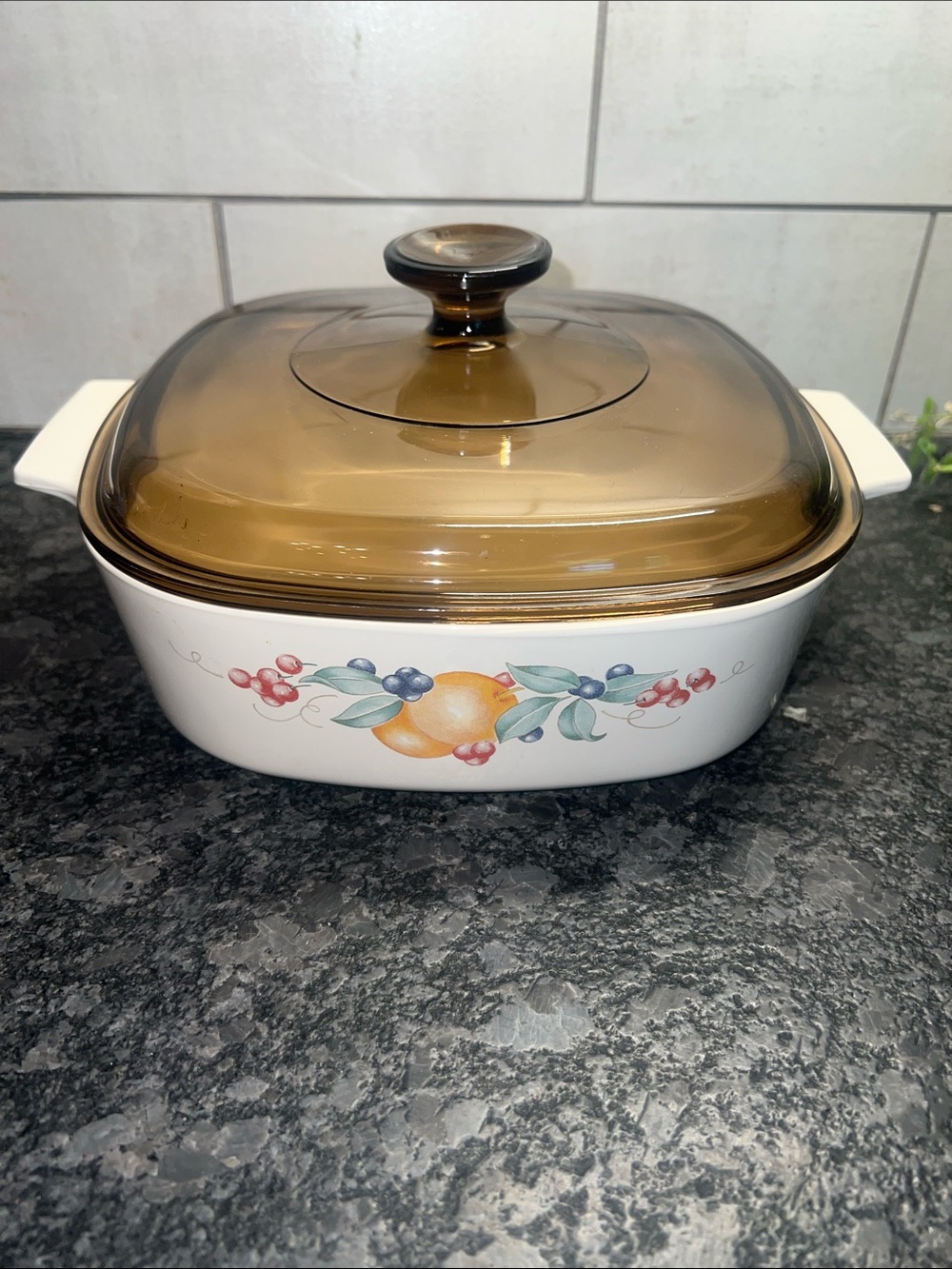 Corningware ABUNDANCE White Casserole Dish with Amber Glass Lid 2 ltr. A-2-B